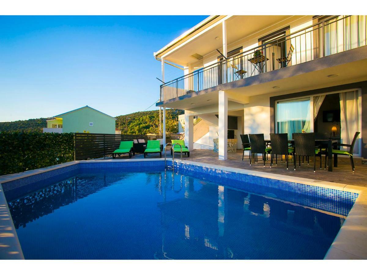 Villa Croatia Sea View With Heated Pool Vinišće Exteriör bild