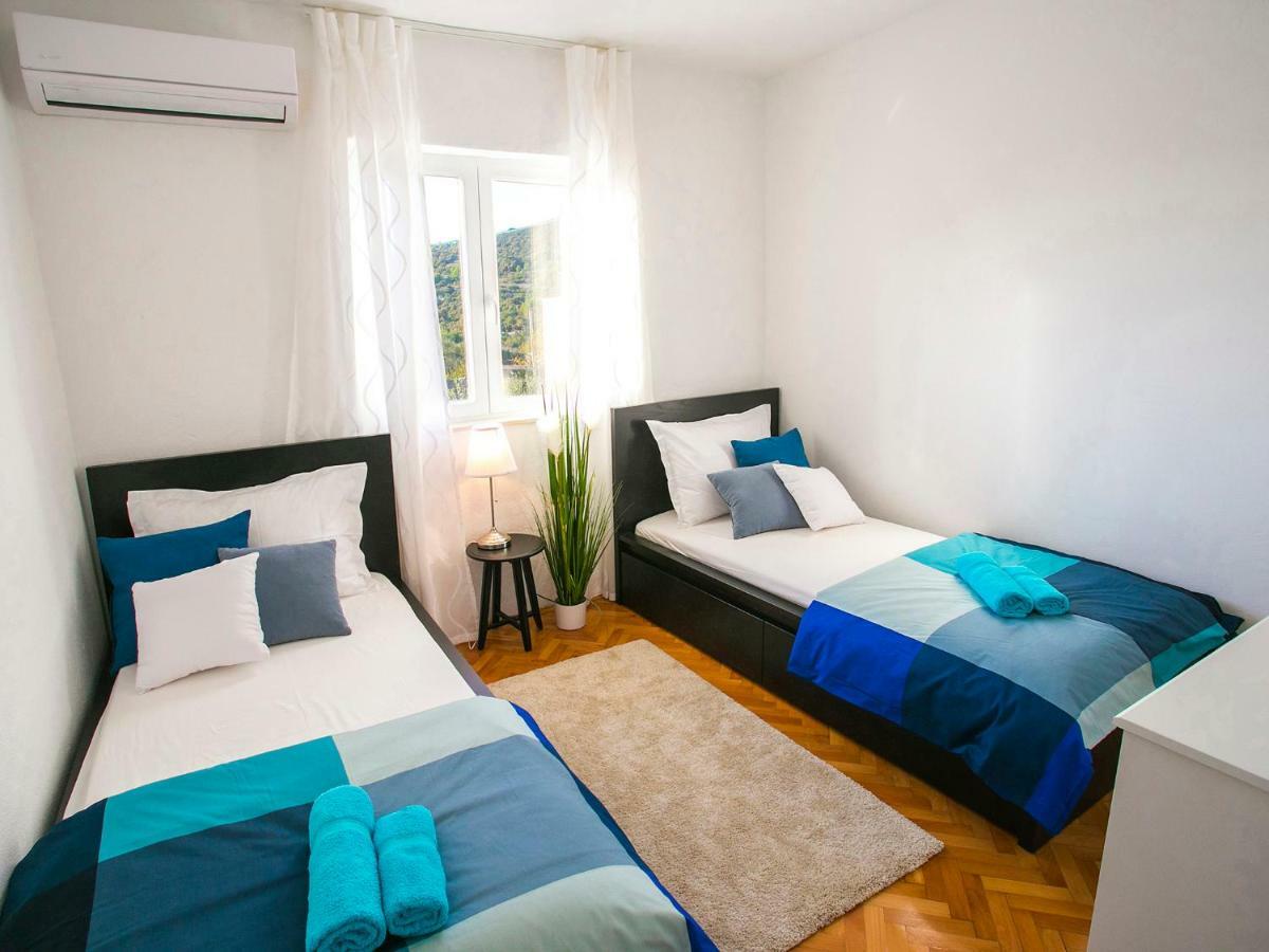 Villa Croatia Sea View With Heated Pool Vinišće Exteriör bild