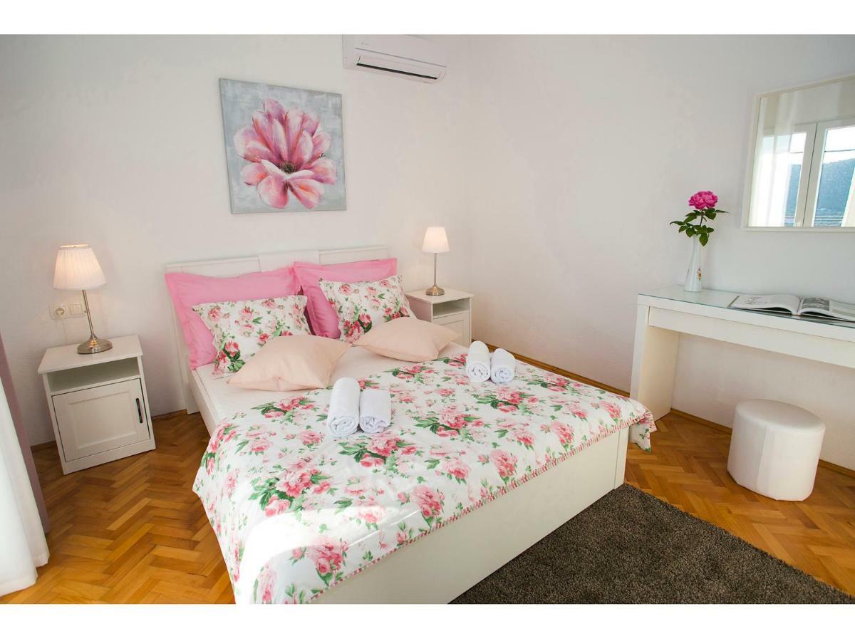 Villa Croatia Sea View With Heated Pool Vinišće Exteriör bild